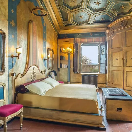 Delle Sophore 16&4, Emma Villa Cortona