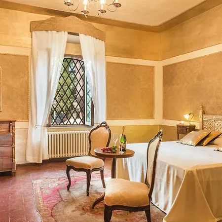 Villa Delle Sophore 12, Emma Cortona