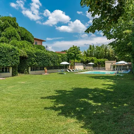 Villa Delle Sophore 12, Emma *